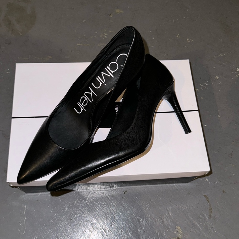 SOLD - Black Pump